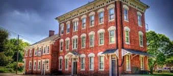Shank's Tavern in Marietta, Pennsylvania, is reported to be the former home of the Witch of Marietta, Nellie Noll.